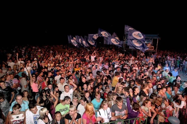 Odessa Ucrânia Agosto 2011 Crowd Published Outdoor Rock Concert Night — Fotografia de Stock
