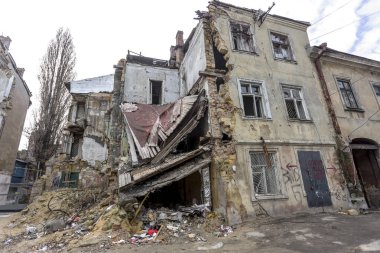 Odessa, Ukrayna - 20 Aralık 2014: deprem ve yıkıcı sömürü kentsel yapılar 20 Aralık 2014 Odessa, Ukrayna tarafından yok eski tarihi evleri kalıntıları.