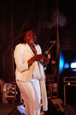 Odessa, Ukrayna - 1 Nisan 2008: Performans rock, caz, bir aptal gün, Odessa mizah için Grup Erüpsiyonu açık bir konserde pop. Rock grubu Erüpsiyonu 80 90'ların müzik Festivali'nde gerçekleştirir.