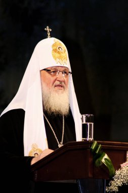 Odessa, Ukrayna, Patrik, tüm Rusya Kirill onur kutlamalarda yıldönümü Rusya vaftiz - 20 Temmuz 2010 itibariyle: Patrik Kirill Ulusal opera binası içinde Ukrayna halkının mübarek