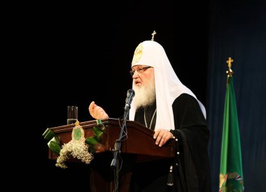 Odessa, Ukrayna, Patrik, tüm Rusya Kirill onur kutlamalarda yıldönümü Rusya vaftiz - 20 Temmuz 2010 itibariyle: Patrik Kirill Ulusal opera binası içinde Ukrayna halkının mübarek