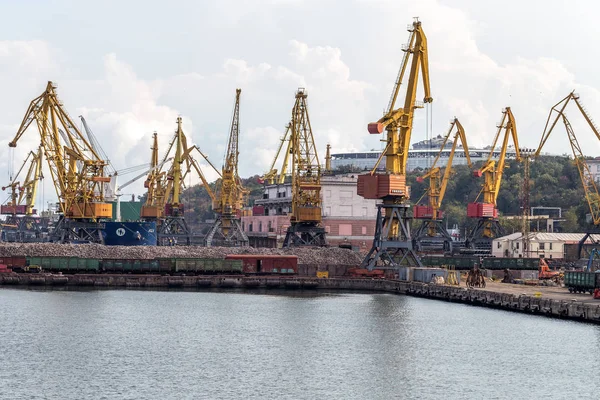 Odessa Ucrânia Outubro 2015 Guindastes Contêineres Porto Carga Terminal Contêineres — Fotografia de Stock