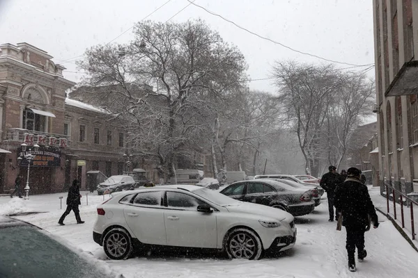 Odessa Ukraine Janeiro 2018 Forte Queda Neve Ciclone Nas Ruas — Fotografia de Stock