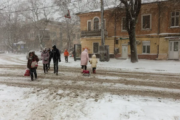 Odessa Ukraina Januari 2018 Starkt Snöfall Cyklonen Stadens Gator Vinter — Stockfoto