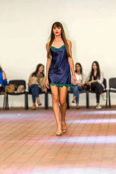 Odessa Ukraine October 2015 Model Walks Runway Women Fashion Show — Stock Photo, Image