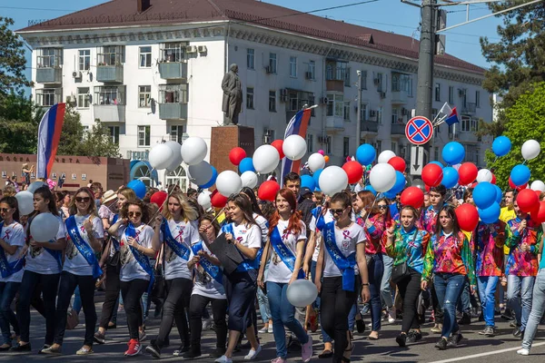 Новоросійська Росія Травня 2018 Першотравнева Демонстрація Мир Робота Травня Люди — стокове фото