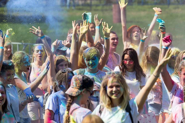 Odessa Ukraine Agosto 2017 Jovens Meninos Meninas Divertem Durante Férias — Fotografia de Stock