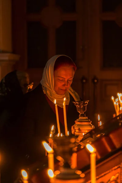 Odessa Ukrayna Sirk 2018 Ortodoks Kilisede Mumlar Yanan Bir Hıristiyan — Stok fotoğraf