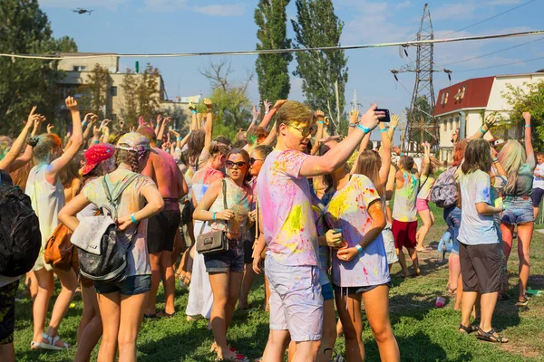 Odessa Ukrayna Ağustos 2017 Gençler Bayanlar Baylar Bayram Tatil Sırasında — Stok fotoğraf