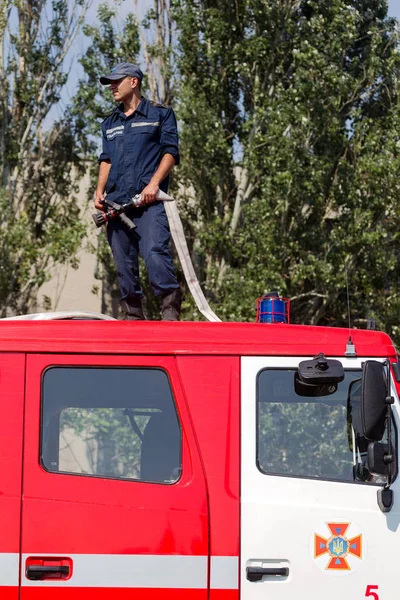 Odessa Oekraïne Augustus 2017 Brandweerman Brandweerwagen Brandbestrijding Voertuig Met Speciale — Stockfoto