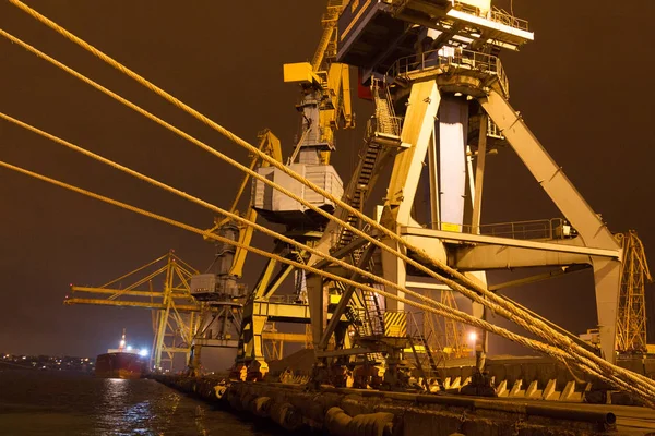 Odessa Kasım Konteynerler Içinde Iyichevck Seaport Denizcilik Gemi Üzerinde Gece — Stok fotoğraf