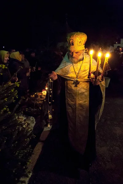 Odessa Huhtikuu Ortodoksiset Kristityt Uskolliset Seurakuntalaiset Tulivat Pyhittämään Temppelin Pääsiäisaterian — kuvapankkivalokuva