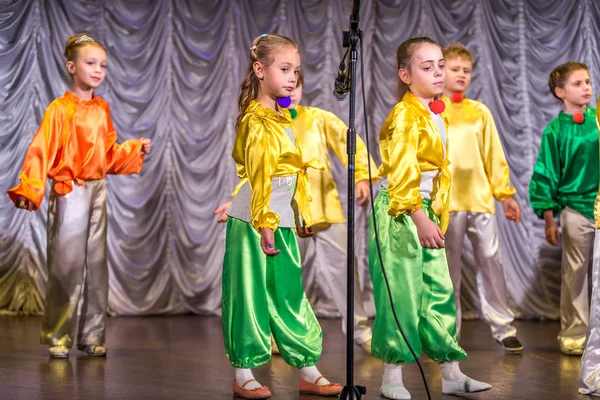Odessa Ucraina Dicembre 2015 Gruppi Musicali Bambini Che Cantano Ballano — Foto Stock