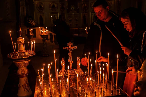 Odessa Ukraina Cyrk 2018 Pieczenie Świece Kościele Prawosławnym Ludzi Świece — Zdjęcie stockowe