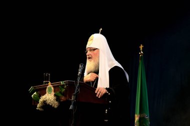 Odessa, Ukrayna, Patrik, tüm Rusya Kirill onur kutlamalarda yıldönümü Rusya vaftiz - 20 Temmuz 2010 itibariyle: Patrik Kirill Ulusal opera binası içinde Ukrayna halkının mübarek