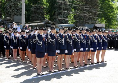 Odessa 4 Mayıs: İkinci Dünya Savaşı zaferle kutlamak için olayları. askeri kadınlar üniformalı, Mayıs 4, 2012 odessa, Ukrayna