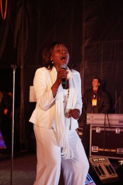 Odessa, Ukrayna - 1 Nisan 2008: Performans rock, caz, bir aptal gün, Odessa mizah için Grup Erüpsiyonu açık bir konserde pop. Rock grubu Erüpsiyonu 80 90'ların müzik Festivali'nde gerçekleştirir.