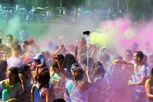 Odessa Ukraine August 2017 Young People Boys Girls Have Fun — Stock Photo, Image