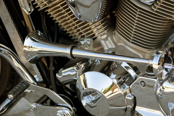 Fechar Mota Detalhe Uma Bela Motocicleta Cromada Poderosa Conceito Liberdade — Fotografia de Stock