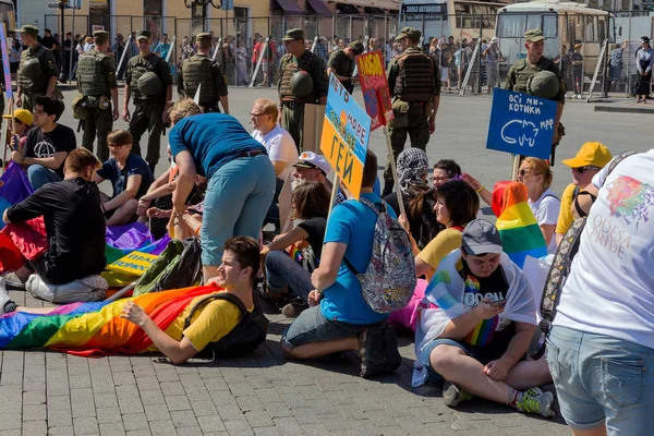 Odessa Ukraina Sierpnia 2017 Ludzie Udział Demonstracji Parady Gejów Wspierania — Zdjęcie stockowe