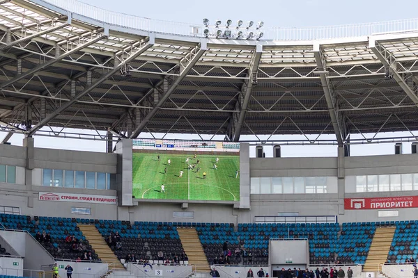 オデッサ ウクライナ 2018 スタジアムのスタンドの観客 競技場のフットボールのファン ラックのファンは 幸せで 手を振っているペナント レフスキ ソフィア — ストック写真
