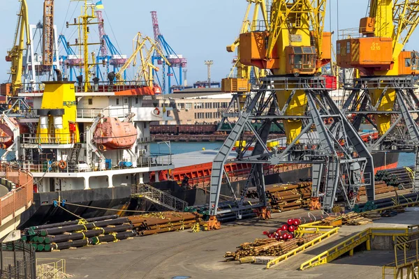 Odessa Ukraine Abril Guindastes Industriais Grande Porte Porto Portuário Porto — Fotografia de Stock
