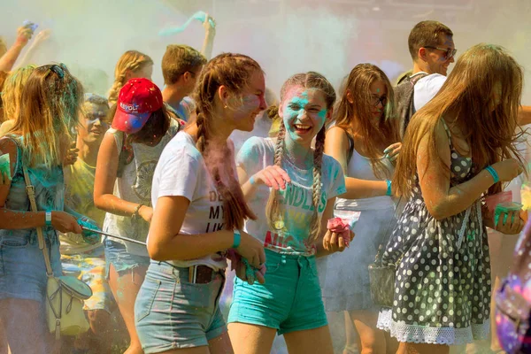 Odessa Ukraine Agosto 2017 Jovens Meninos Meninas Divertem Durante Férias — Fotografia de Stock