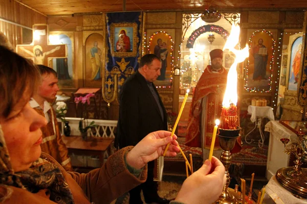 奥德萨 4月14日 朝圣者带来了神圣的圣墓 神圣的星期六复活节 乌克兰奥德萨 2012年4月14日 — 图库照片