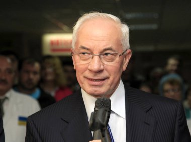 Odessa - 9 Ekim: Başbakan mykola azarov bir çalışma sırasında ziyaret Odessa'ya, 23 Ekim 2012 yılında odessa, Ukrayna.