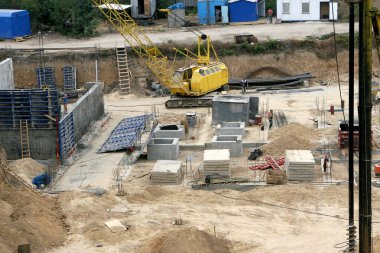 Odessa, Ukrayna - Temmuz 13: Temmuz 13, 2008 sıfır döngüsünü yüksek katlı konut bina Odessa, Ukrayna vakıf binasında Ukrayna raboochie .