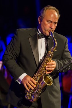 Odessa, Ukrayna 14 Ağustos 2018: Müzikal gösteri, çeşitli Senfoni Orkestrası Odessa Ulusal Opera ve Bale Tiyatrosu sahnesinde. Orkestra Enstrümanları müzisyenler sahne tiyatro sahne,