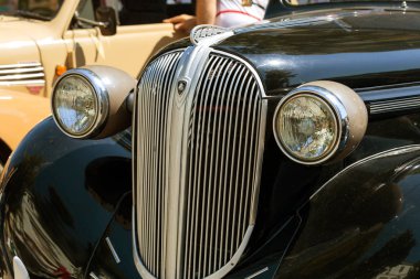 Odessa, Ukrayna 16 Ağustos 2017: Araçların benzersiz modelleri benzersiz, efsanevi vintage retro otomobil oto toplayıcıları sergisinde geleneksel sergi gösterilir. Retro Vintage Otomobil Fuarı