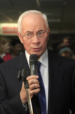 Odessa - 9 Ekim: Başbakan mykola azarov bir çalışma sırasında ziyaret Odessa'ya, 23 Ekim 2012 yılında odessa, Ukrayna.