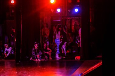 Odessa, Ukrayna - 2 Haziran 2013: Aktörler sahnede 