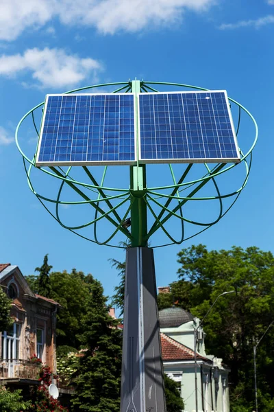 Painel Solar Fundo Céu Azul Energia Solar Para Energia Elétrica — Fotografia de Stock