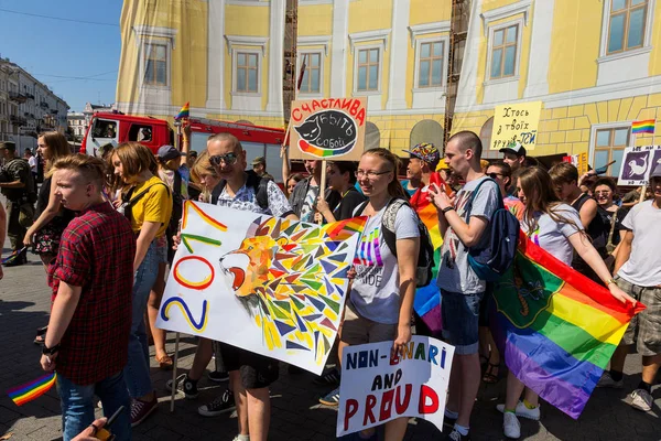 Odessa Ukraina Sierpnia 2017 Ludzie Udział Demonstracji Parady Gejów Wspierania — Zdjęcie stockowe