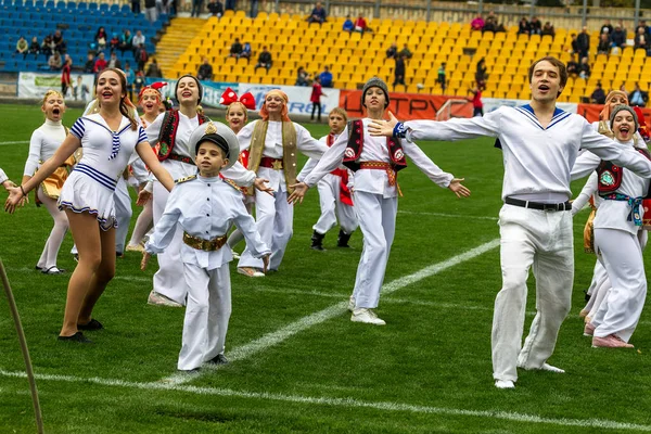 Odessa Ukraine Outubro 2017 Crianças Palco Crianças Jovens Dançam Conjuntos — Fotografia de Stock