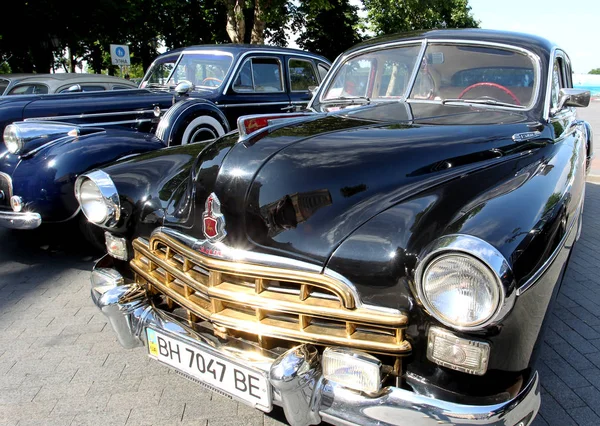 Odessa, Ukrayna - 10 Haziran 2011: geleneksel sergi geri efsanevi lüks retro otomobil, sanat, odessa, Ukrayna potemkin merdivenleri 10 Haziran 2011 tarihinde dünyanın her yerinden en iyi örnekleri.