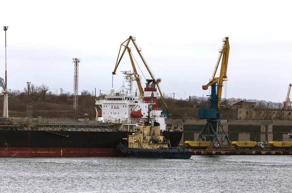 Industriella Behållare Cargo Cargo Fartyget Med Fungerande Kran Behållare Lastfartyg — Stockfoto