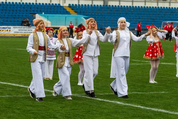 Одесса Украина Октября 2017 Года Дети Сцене Зеленой Траве Стадиона — стоковое фото