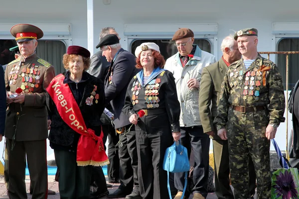 乌克兰奥德萨 2010年10月6日 与二战老兵的船舶友谊 Marschal Koshevoy 来到奥德萨海港 — 图库照片