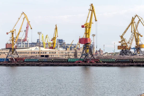 오데사 우크라이나 2015 컨테이너 터미널 포트에서 컨테이너 크레인 크레인 항구에서 — 스톡 사진