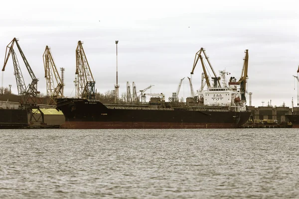Odessa Ukraina Circa 2017 Przemysłowe Kontenera Cargo Statek Towarowy Działającym — Zdjęcie stockowe