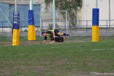 Odessa, Ukrayna - 29 Eylül 2018: Final Oyunları Şampiyonası Ukrayna'nın en güçlü takımları Rugby-7. Rugby topu alan üzerinde. Rugby topu için ağır mücadele sahip. Takım sporcular oyuncular sahada