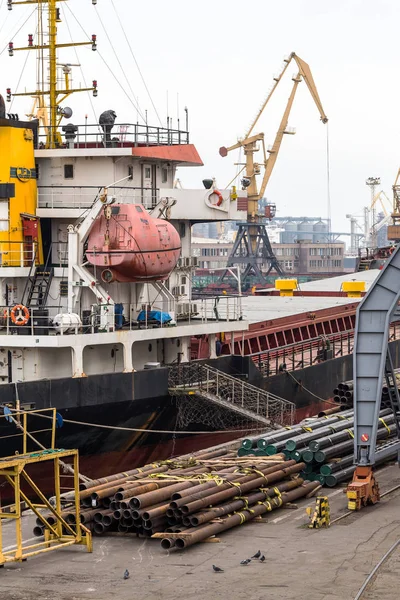 Odessa Ukraine April Memuat Kapal Laut Kargo Dermaga Pelabuhan Odessa — Stok Foto