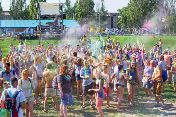 Oděsa Ukrajina Srpna 2017 Mladí Lidé Chlapci Dívky Bavit Během — Stock fotografie