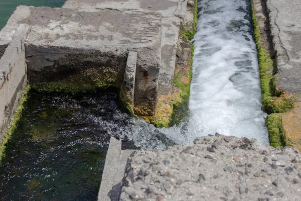 Las Aguas Residuales Tratadas Vierten Mar Costa Zona Playa Contaminación —  Fotos de Stock