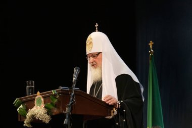 Odessa, Ukrayna, Patrik, tüm Rusya Kirill onur kutlamalarda yıldönümü Rusya vaftiz - 20 Temmuz 2010 itibariyle: Patrik Kirill Ulusal opera binası içinde Ukrayna halkının mübarek
