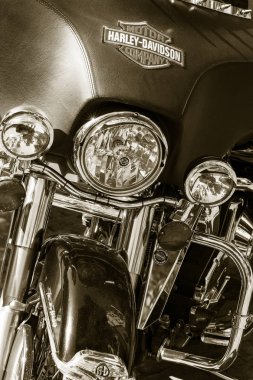 Odessa, Ukrayna 16 Ağustos 2017. Benzersiz motosiklet modellerinin benzersiz, efsanevi eski ve modern pahalı bisikleti otomatik toplayıcıları sergisinde geleneksel sergisinde gösterdi. Bisiklet gösterisi