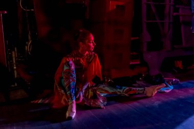 Odessa, Ukrayna - 2 Haziran 2013: Aktörler sahnede 